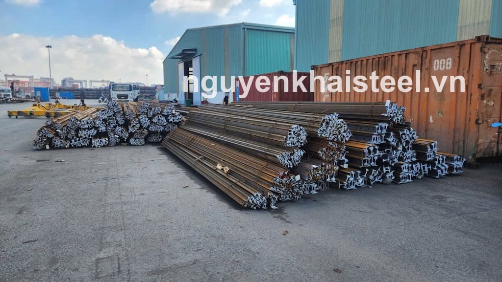 Giá Thép Ray Tàu 2026